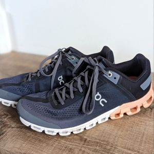 ON Cloud Running Shoes - Women's Size 9